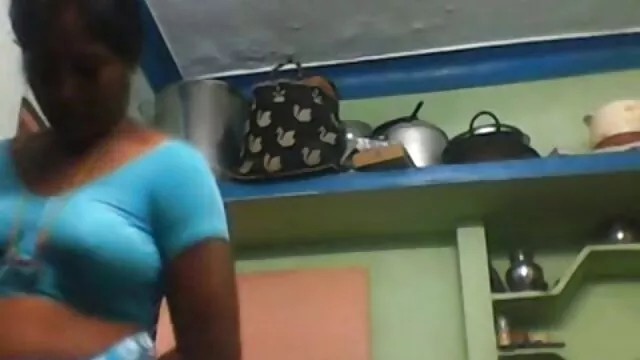 سیاه, مو داستان باسن خاله