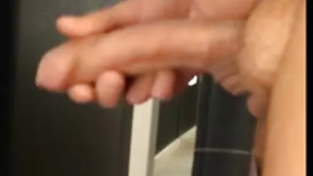 جوجه در صورتی طول می کشد به شمار سکسی و lures های یک خاطرات سکس با عمه مرد
