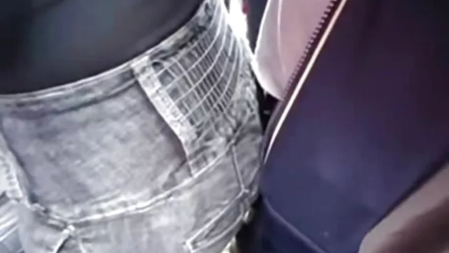 من به حمام رفت و خداحافظی به دوست لزبین داستان سکسی خاله و دختر خاله من